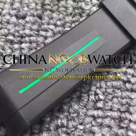 Replica Rolex Black & Green Rubber B Strap for Submariner